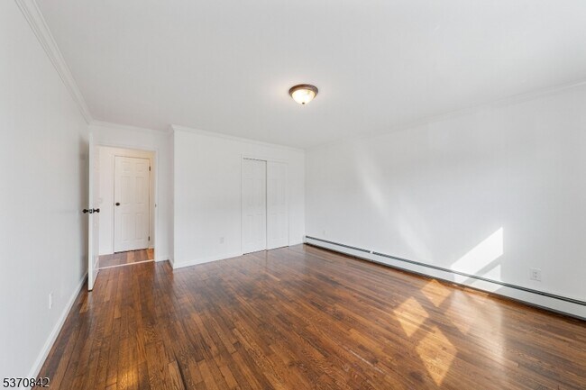 Building Photo - 300 W Munsell Ave