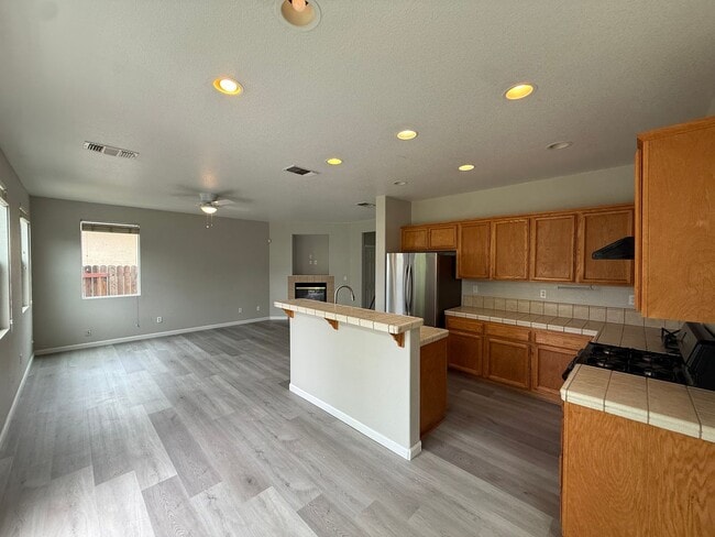 Building Photo - 4 Bed| 2.5 Bath | 2090 SF | Two Story | Tenant pays $175 monthly for WS&G
