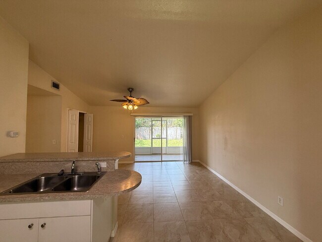 Building Photo - Charming 2 bedroom, 2 bathroom in Melbourne!