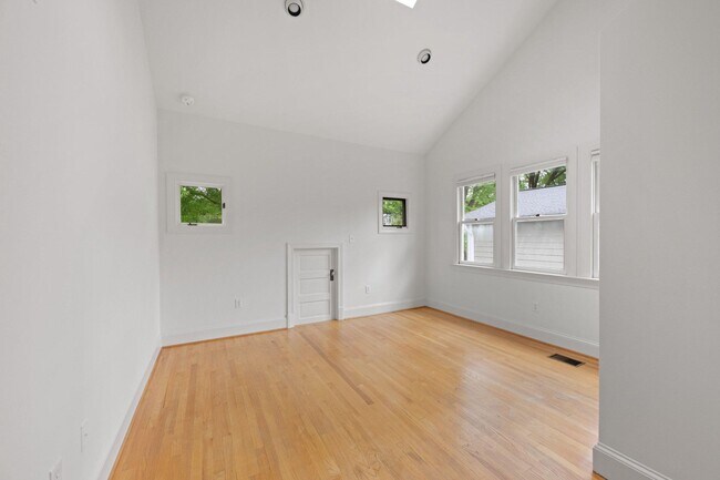 Building Photo - 4830 Brandywine St NW