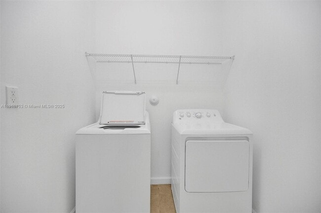 Building Photo - 3504 W 94th St