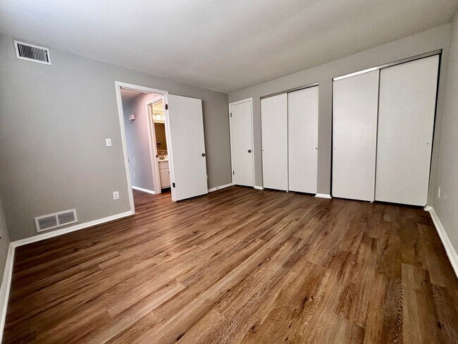Building Photo - Spacious One Bedroom Located in Kettering ...