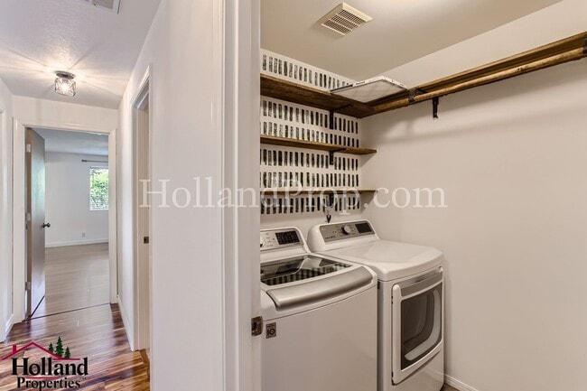 Building Photo - Charming & Spacious 3-Bed, 2-Bath Home in Peaceful North Plains!