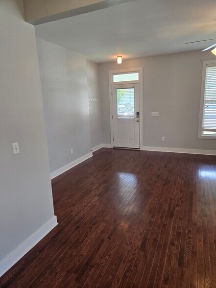 Building Photo - 855 Beth Dr