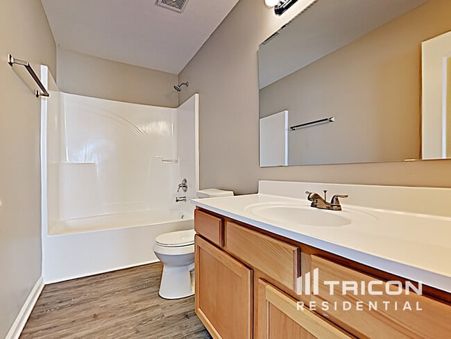 Building Photo - 10750 Tedder Lake Dr