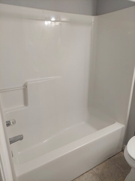 Bath-Shower - 1438 Vance Rd