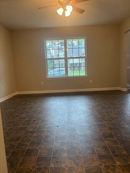 Building Photo - 5053 Reynolds Way