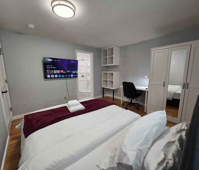 Building Photo - 19925 Wallingford Ave N