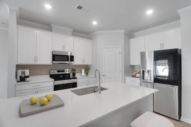 Building Photo - Haven at the Highlands