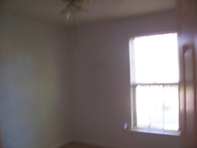 Building Photo - 3 Level Townhome- Odenton, MD