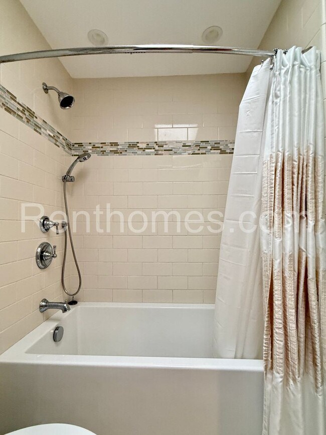 Building Photo - 11339 Red Cedar Ln