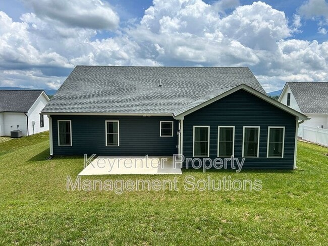 Building Photo - 185 Lindburgh Dr