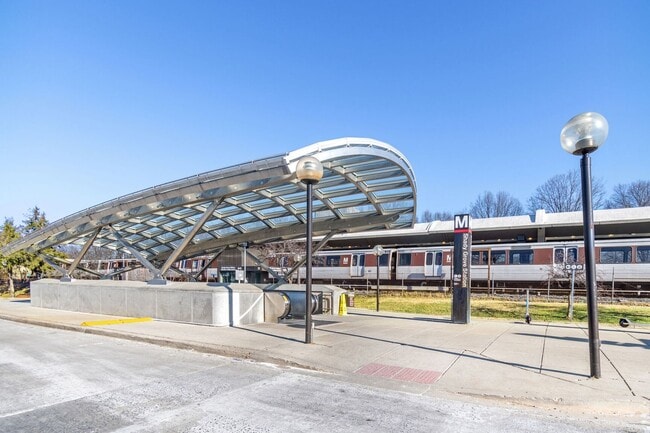 Building Photo - 17020 Briardale Rd