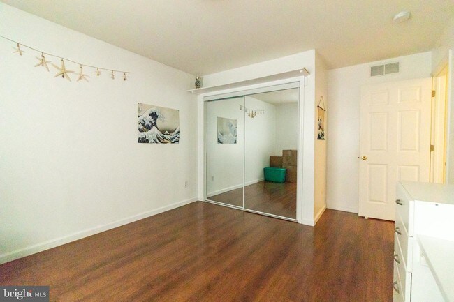 Building Photo - 305 Cherokee Dr