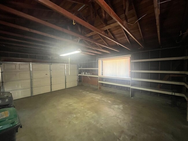Building Photo - 1523 Wallis Ave