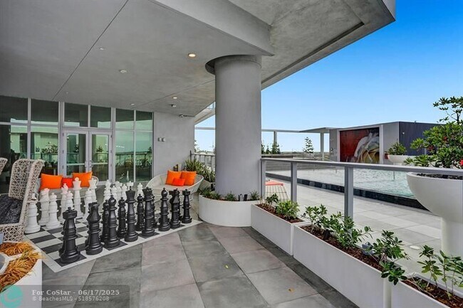 Building Photo - 2000 Metropica Wy