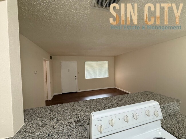 Building Photo - Discover Urban Comfort: Spacious 1-Bedroom Oasis at Lyn Capri