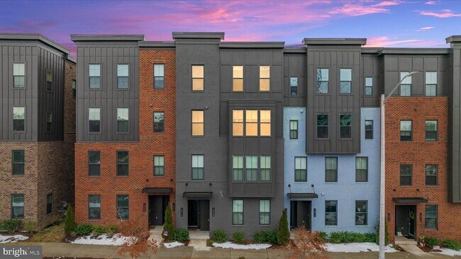 Building Photo - 12910 Sunrise Ridge Aly