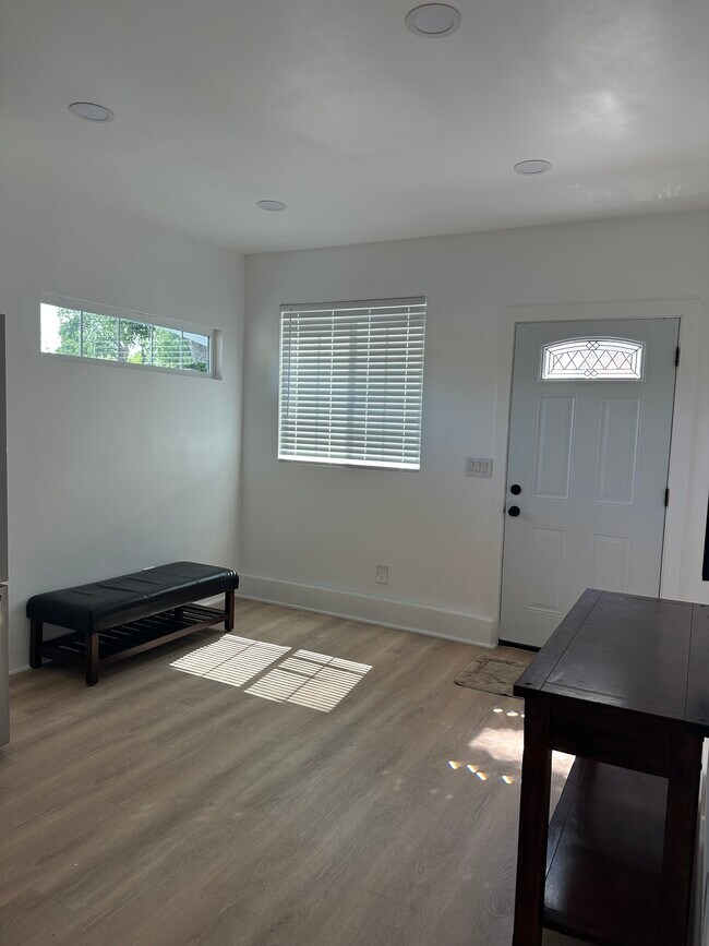 Primary Photo - 20127 Citronia St