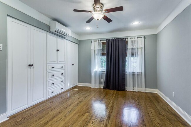 Building Photo - 4306 Benning Dr
