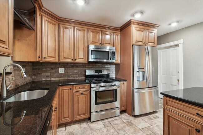 Building Photo - Single Family Home in Berwyn