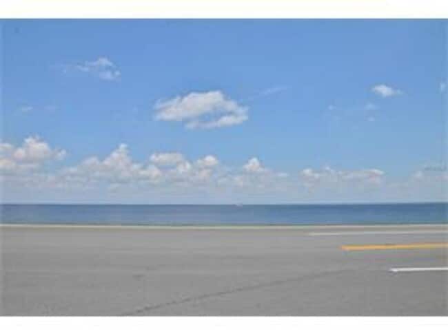 Building Photo - Beautiful 4/2 home in Lovely Venetian Bay Gated Community