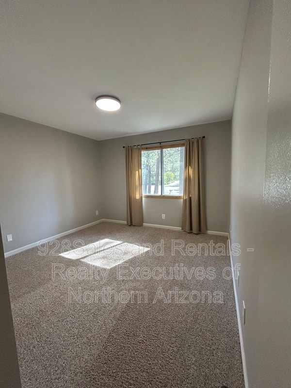 Building Photo - 3341 S Walkup Dr