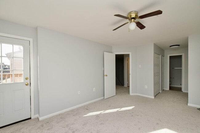 Building Photo - 7517 Belle Grae Dr