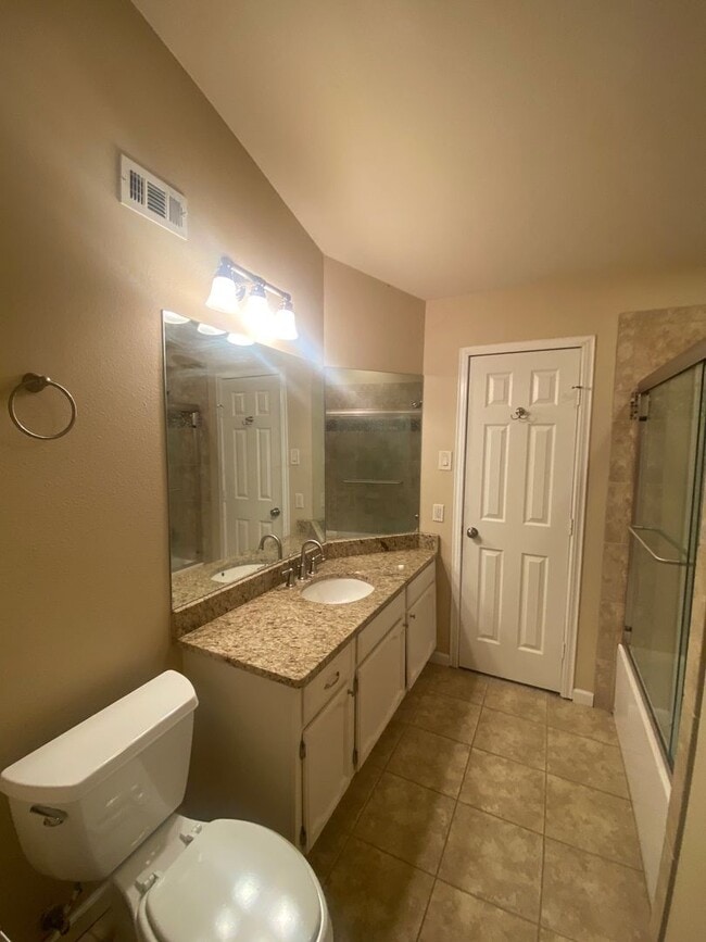 Building Photo - Awesome Condo in Plano! Available 6/6/22