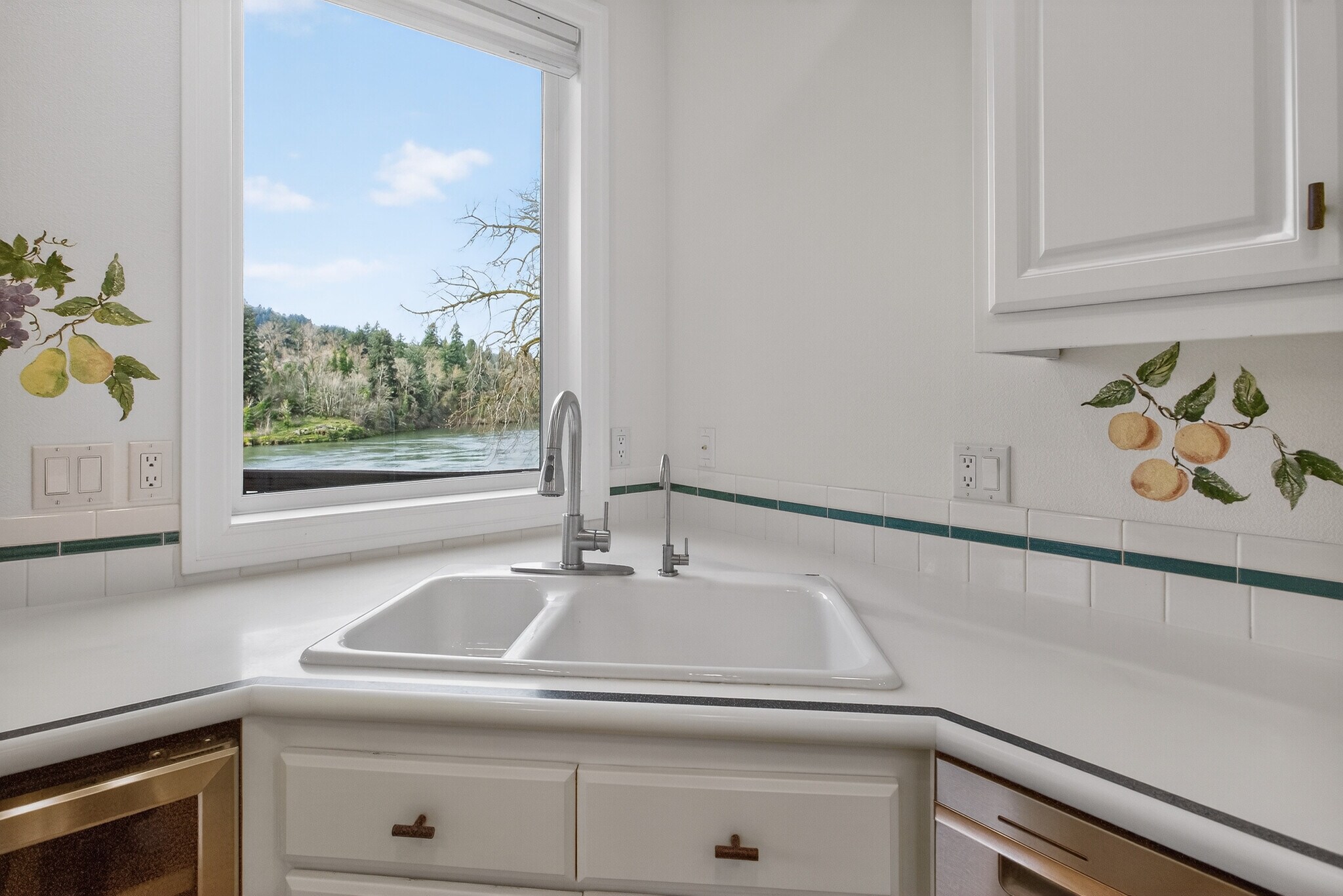 Building Photo - 1645 SE Oak Shore Ln