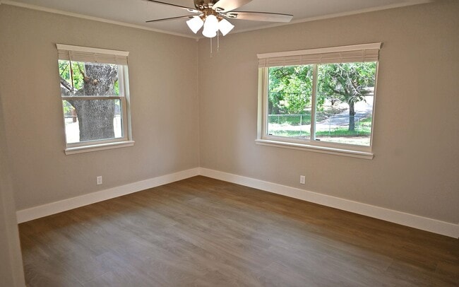 Building Photo - 5204 Bedford St