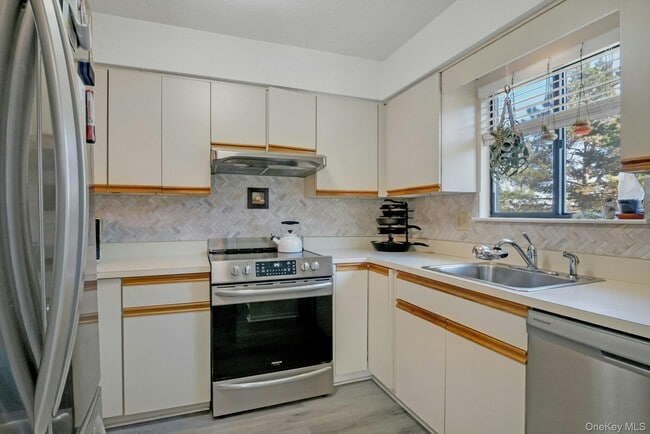 Building Photo - 57 Scenic Vw