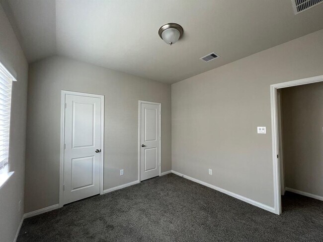 Building Photo - 8719 Arbor Trail Dr