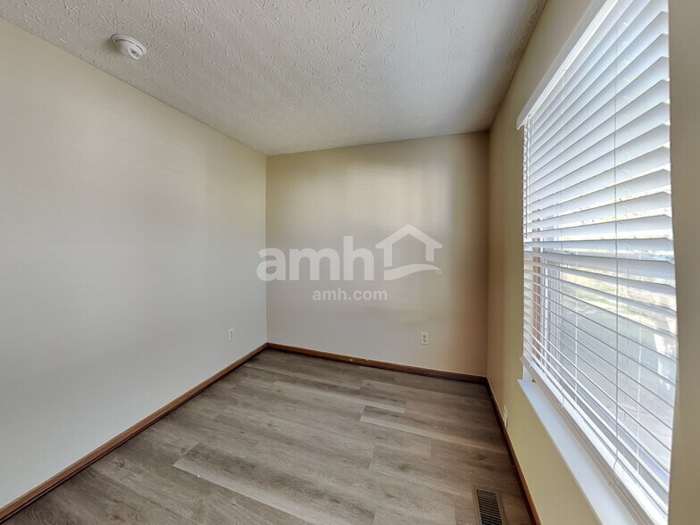 Building Photo - 8558 Rodebaugh Rd