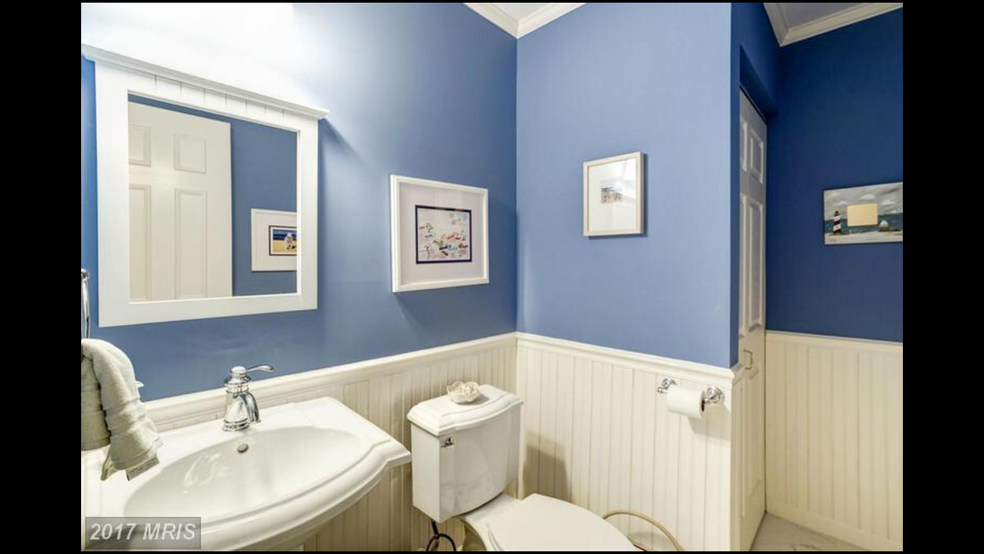 shared full bath with shower - 7735 Marshall Heights Ct