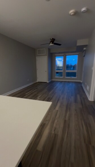 Building Photo - 1010 Maple Ave