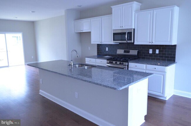 Building Photo - 1503 Hights Farm Rd S