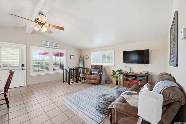 Building Photo - 2681 Lakeview Dr