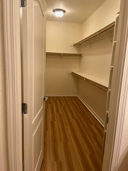 walk in closet - 2954 Cardinal Dr