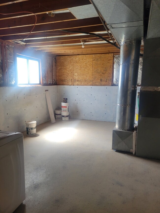 Building Photo - 165 W 910 S
