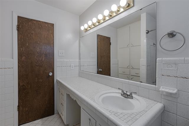 Building Photo - 5016 Emerald Lake Dr