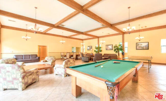 Building Photo - 6752 Hillpark Dr