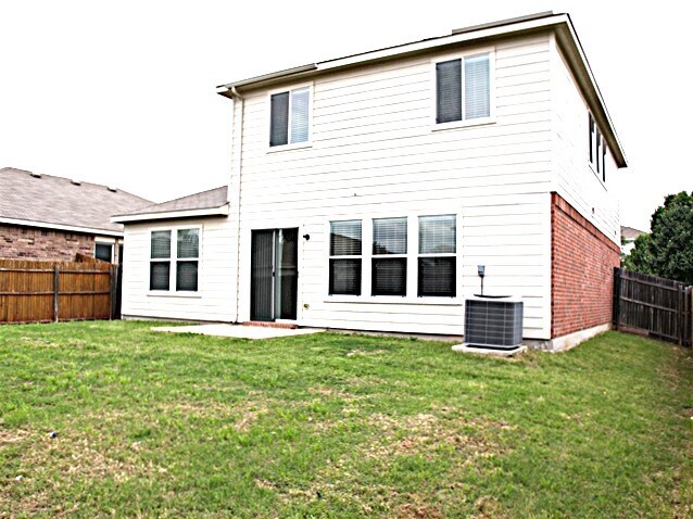 Building Photo - 9213 Whistlewood Dr