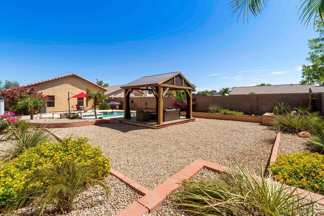 Building Photo - Gorgeous fully furnished home in Gilbert w...