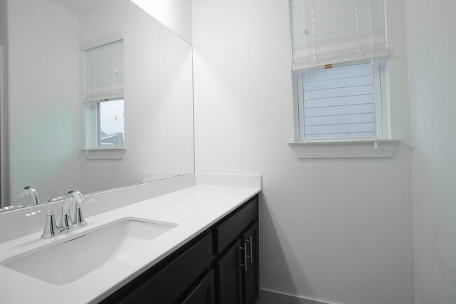 Building Photo - 7312 Oberon St