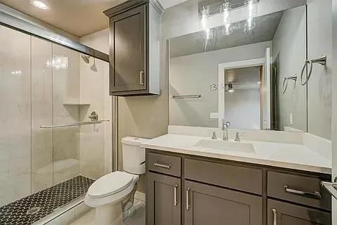 Building Photo - 620 Abadan Dr