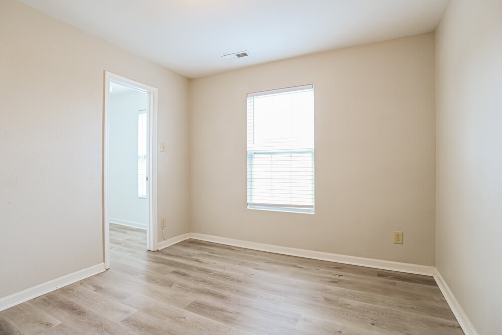 Building Photo - 1528 Bray Dr