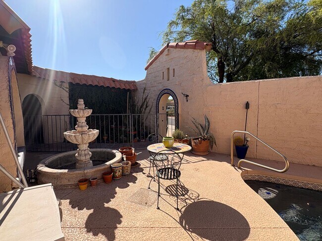 Building Photo - 3 Bed 2 Bath Historic Southern Home