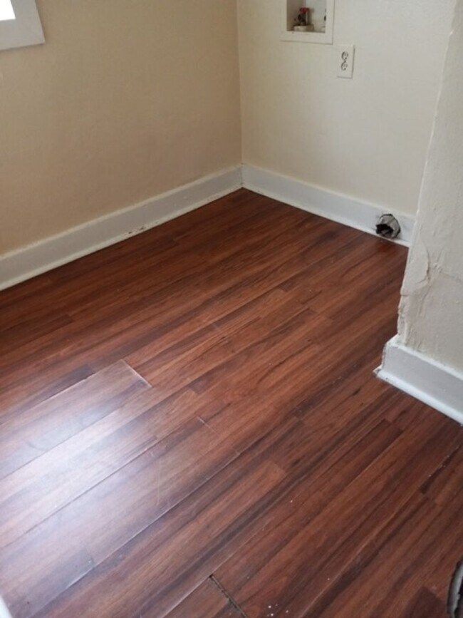 Building Photo - 225 College Park Cir