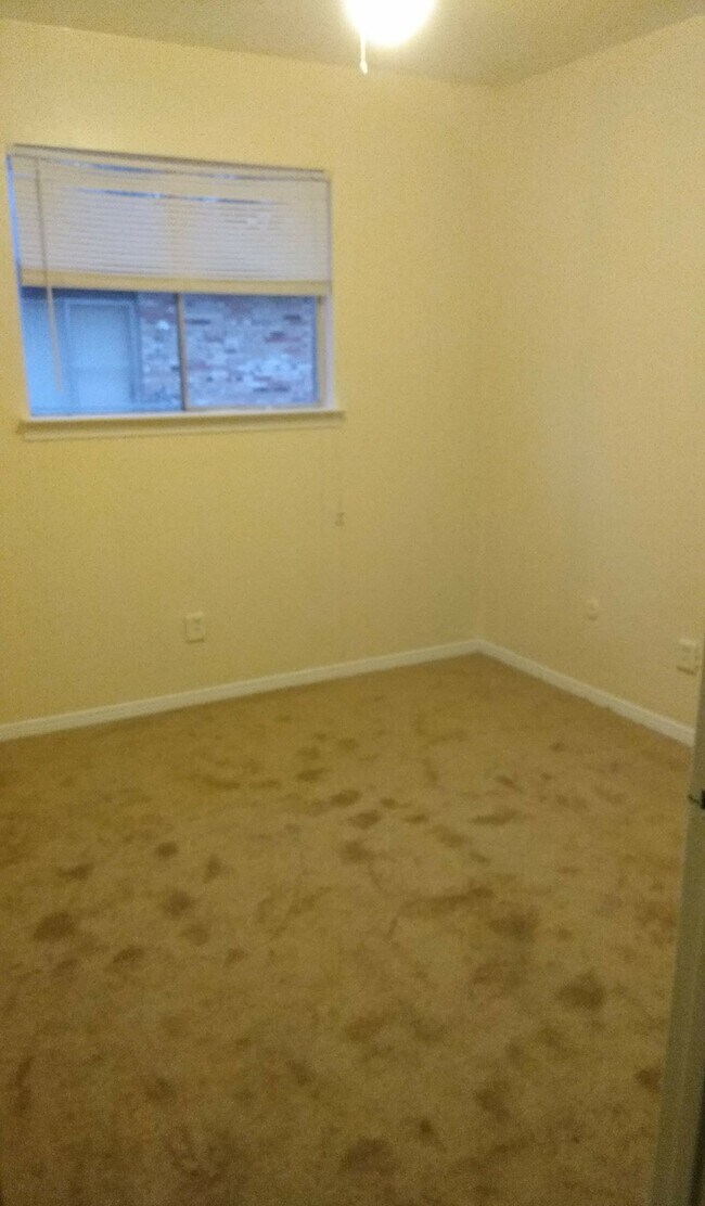 Building Photo - Unit #2